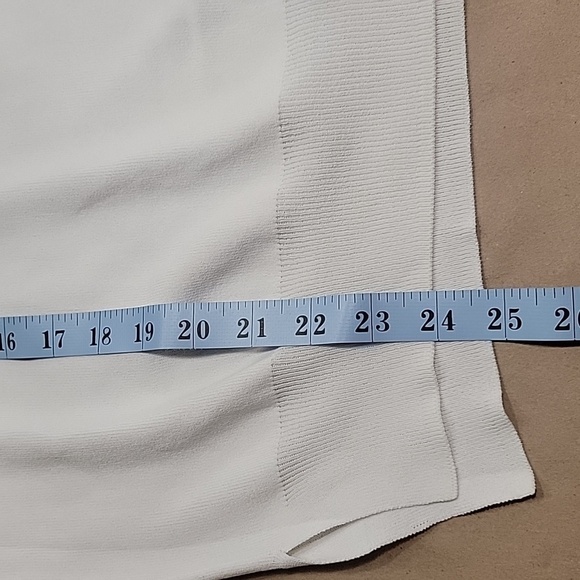 The Limited. Size L, White, Classic Style Sweater, Lightweight, Sheer Shoulders - Picture 9 of 10